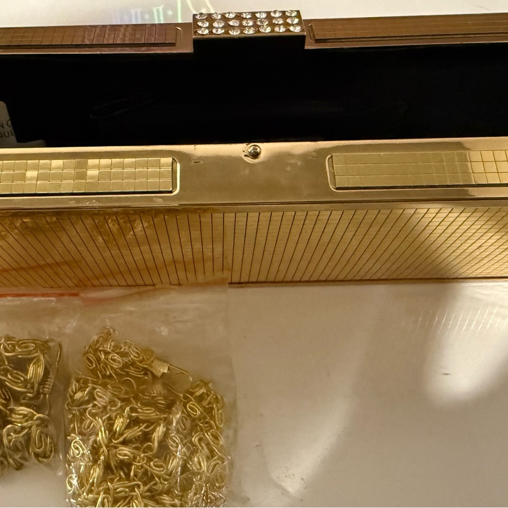 Rachel - Gold Grid Clutch - Picture 3 of 4